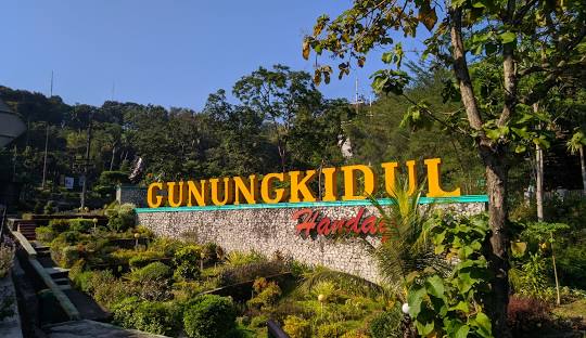 Gunungkidul, Dasar laut yang kini menjadi daratan